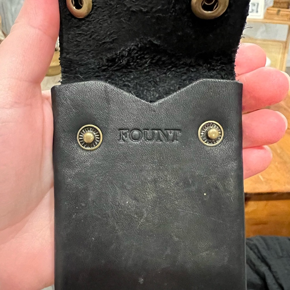 Fount Black Leather Pouch